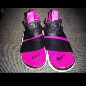 Girls Nike presto